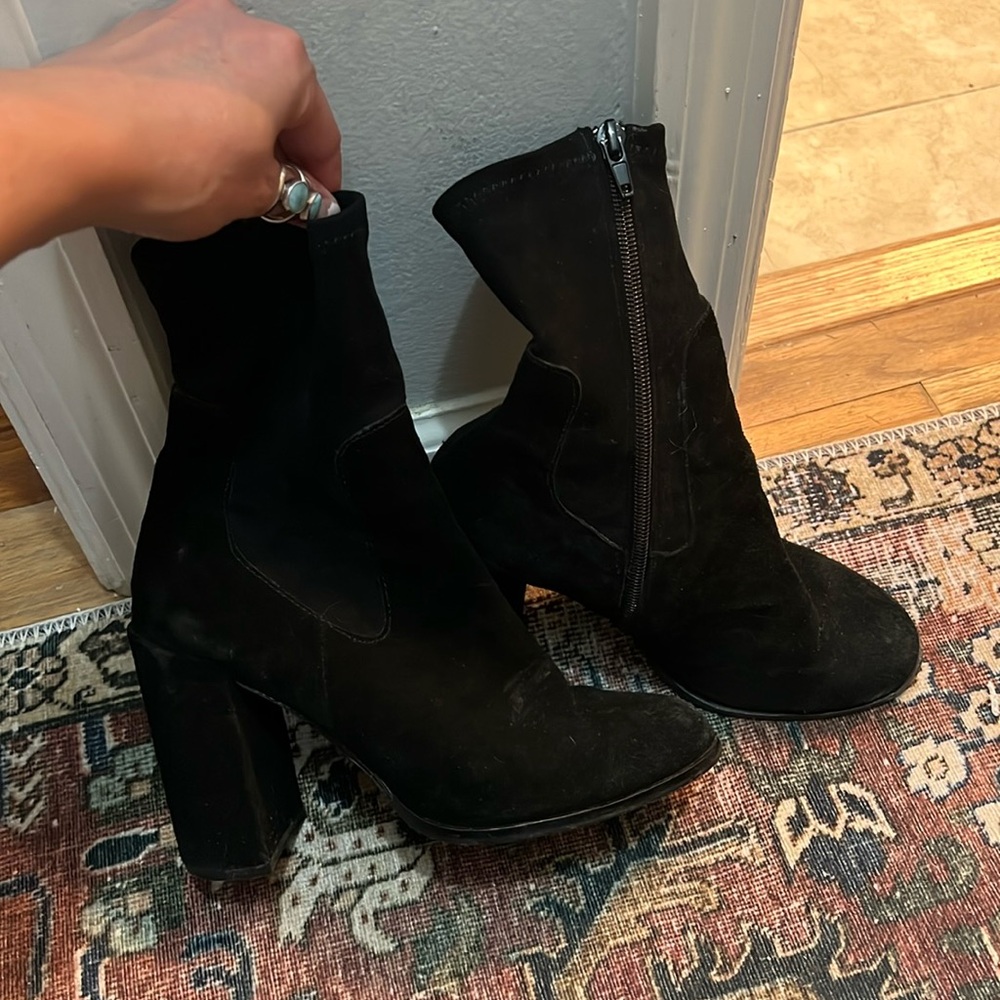 Chinese laundry suede booties